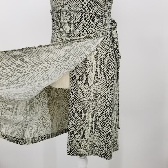 Norma Kamali Wrap Dress XS Snake Skin Sweetheart Neckline Cap Sleeve Green Cream - Picture 8 of 12